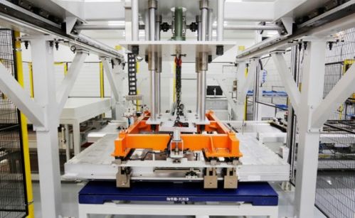 愛馳汽車全資投入電池包工廠, 三明治 結(jié)構(gòu)電池包重磅下線